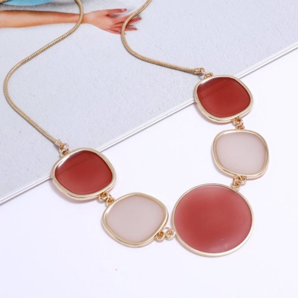 Kriskrale Necklace